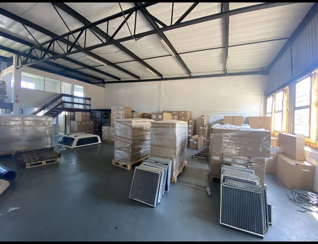 252M² WAREHOUSE TO LET IN BRIARDENE